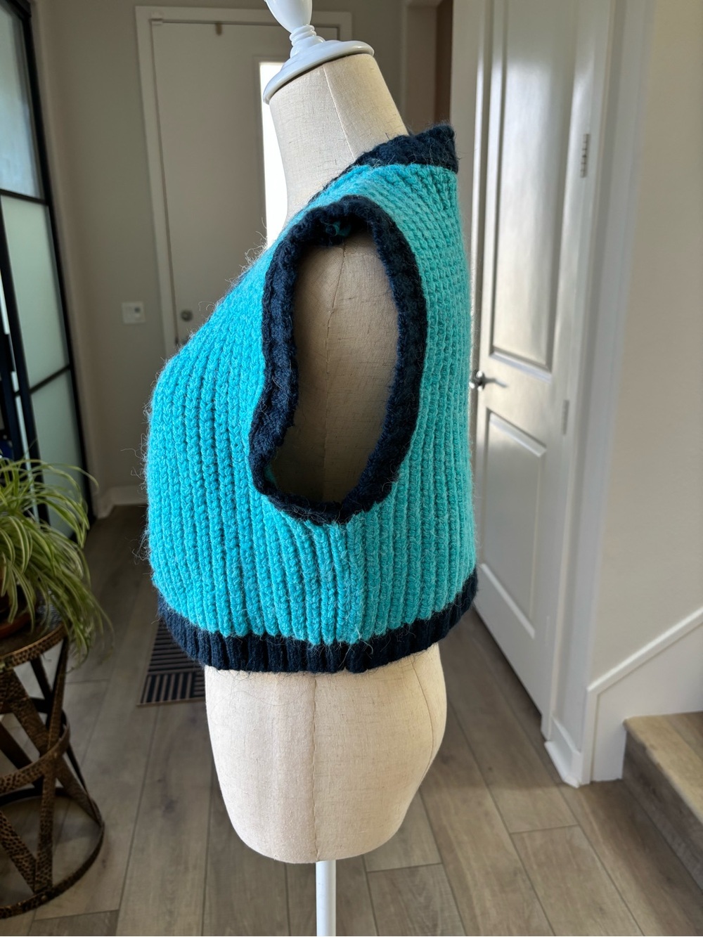 ZARA Turquoise and Navy Open Front Cropped Cardigan Sweater - Picture 5 of 11